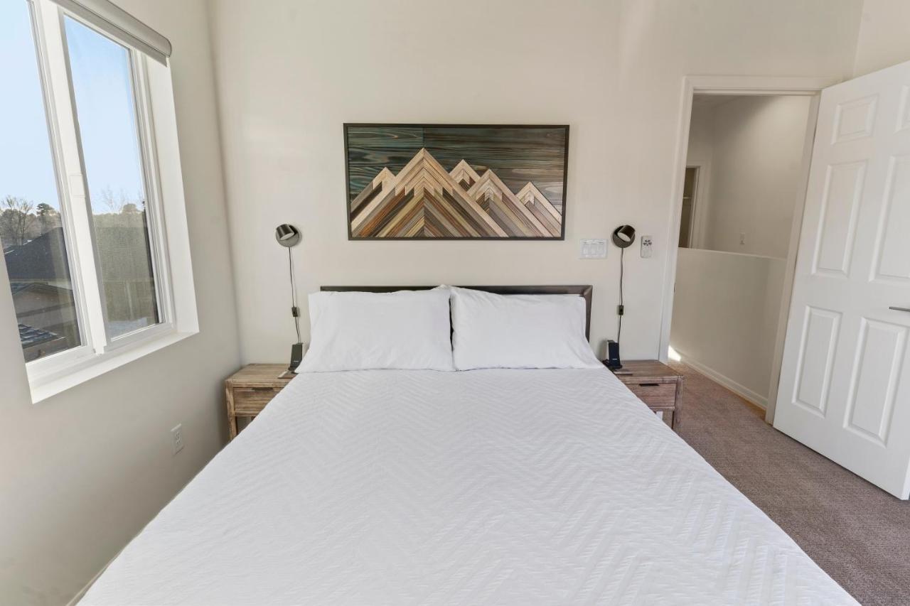 Flg Retreat - Modern Home With Mountain Views Flagstaff Bagian luar foto
